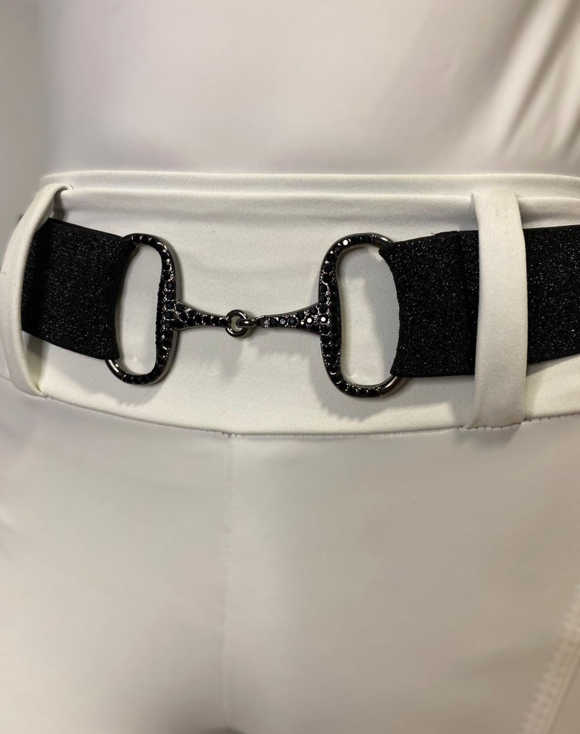 Cinto Celina - PRETO BRILHO CRAVEJADO DE STRASS PRETO